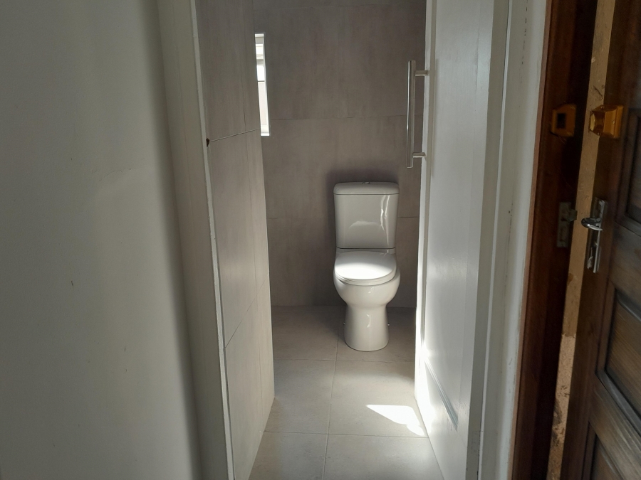 2 Bedroom Property for Sale in Rosebank Western Cape